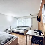 Monteurzimmer - Worker's - Zimmerzuvermieten In Baeriswil Ξενοδοχείο με διαμερίσματα *