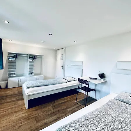 Monteurzimmer - Worker's - Zimmerzuvermieten In Baeriswil 아파트호텔